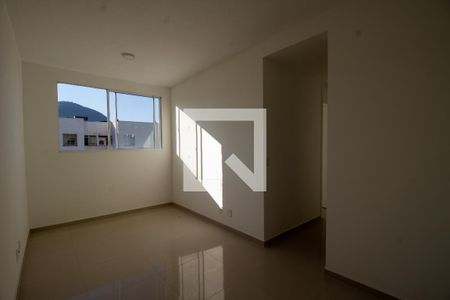 Sala de apartamento à venda com 2 quartos, 44m² em Vargem Pequena, Rio de Janeiro