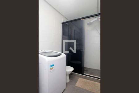 Banheiro de kitnet/studio à venda com 1 quarto, 84m² em Rio Branco, Porto Alegre