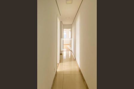 Corredor de apartamento à venda com 3 quartos, 70m² em Ingá, Betim