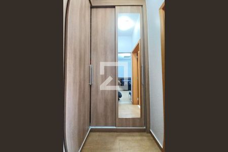 Casa de condomínio à venda com 345m², 3 quartos e 6 vagas Casa de condomínio à venda com 345m², 3 quartos e 6 vagasCloset da suíte 1