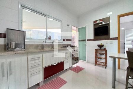 Casa de condomínio à venda com 345m², 3 quartos e 6 vagas Casa de condomínio à venda com 345m², 3 quartos e 6 vagasCozinha