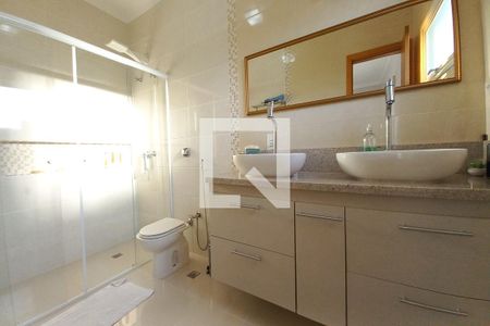 Casa de condomínio à venda com 345m², 3 quartos e 6 vagas Casa de condomínio à venda com 345m², 3 quartos e 6 vagasBanheiro da Suíte 3