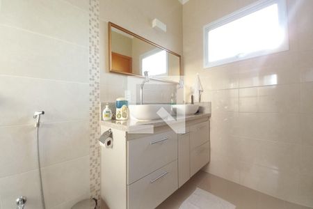 Casa de condomínio à venda com 345m², 3 quartos e 6 vagas Casa de condomínio à venda com 345m², 3 quartos e 6 vagasBanheiro da Suíte 3