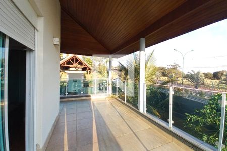 Casa de condomínio à venda com 345m², 3 quartos e 6 vagas Casa de condomínio à venda com 345m², 3 quartos e 6 vagasVaranda da Sala de TV