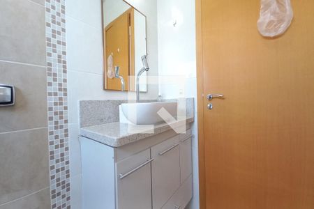 Casa de condomínio à venda com 345m², 3 quartos e 6 vagas Casa de condomínio à venda com 345m², 3 quartos e 6 vagasBanheiro da Suíte 2