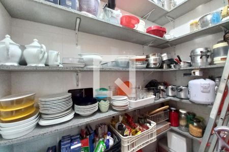 Casa de condomínio à venda com 345m², 3 quartos e 6 vagas Casa de condomínio à venda com 345m², 3 quartos e 6 vagasDespensa