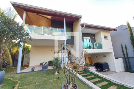 Casa de condomínio à venda com 345m², 3 quartos e 6 vagas Casa de condomínio à venda com 345m², 3 quartos e 6 vagasFachada do Prédio