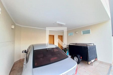 Casa de condomínio à venda com 345m², 3 quartos e 6 vagas Casa de condomínio à venda com 345m², 3 quartos e 6 vagasGaragem