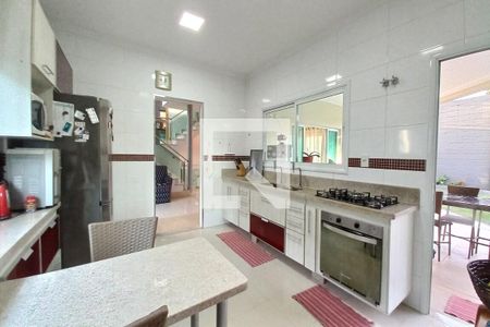 Casa de condomínio à venda com 345m², 3 quartos e 6 vagas Casa de condomínio à venda com 345m², 3 quartos e 6 vagasCozinha