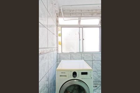 Apartamento à venda com 47m², 3 quartos e 1 vagaÁrea de Serviço