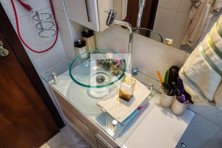 Apartamento à venda com 56m², 2 quartos e 1 vaga Apartamento à venda com 56m², 2 quartos e 1 vagaBanheiro