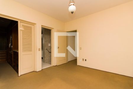 Casa à venda com 387m², 5 quartos e 3 vagasSuíte 1