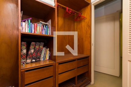 Casa à venda com 387m², 5 quartos e 3 vagasCloset da suíte 3
