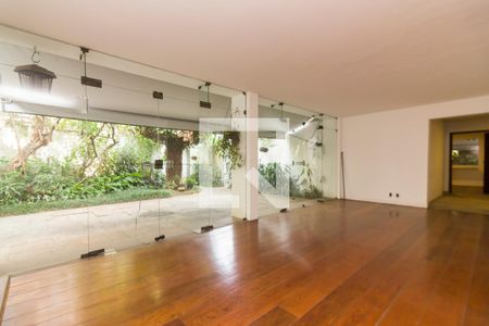Sala de casa à venda com 5 quartos, 387m² em Alto de Pinheiros, São Paulo