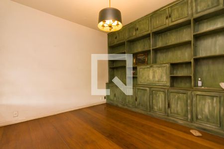 Casa à venda com 387m², 5 quartos e 3 vagasSala de estar 2