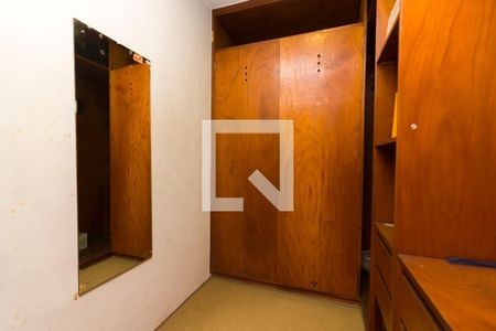 Casa à venda com 387m², 5 quartos e 3 vagasCloset da Suíte 1
