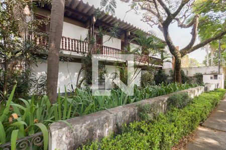 Casa à venda com 387m², 5 quartos e 3 vagasFachada