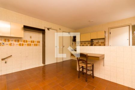 Casa à venda com 387m², 5 quartos e 3 vagasCozinha