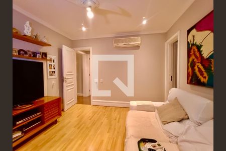 Apartamento à venda com 260m², 3 quartos e 4 vagasSaleta