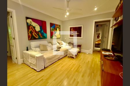 Apartamento à venda com 260m², 3 quartos e 4 vagasSaleta