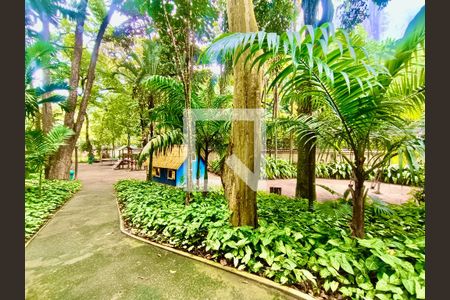 Apartamento à venda com 260m², 3 quartos e 4 vagasÁrea Comum - Playground