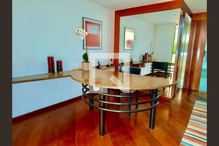 Apartamento à venda com 260m², 3 quartos e 4 vagasPortaria 