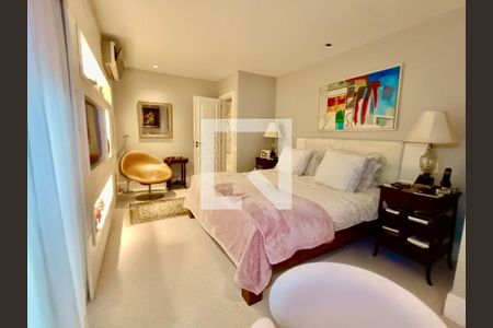 Apartamento à venda com 260m², 3 quartos e 4 vagasSuíte