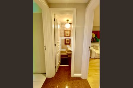 Apartamento à venda com 260m², 3 quartos e 4 vagasCorredor 