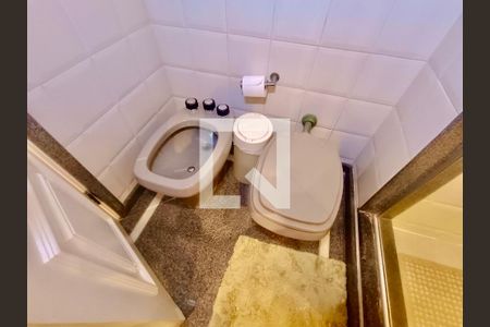 Apartamento à venda com 260m², 3 quartos e 4 vagasSuíte banheiro 