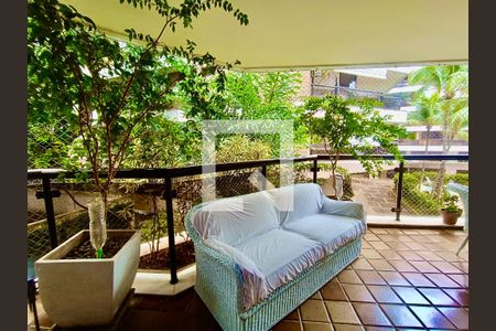 Sala  vista  de apartamento à venda com 3 quartos, 260m² em Lagoa, Rio de Janeiro