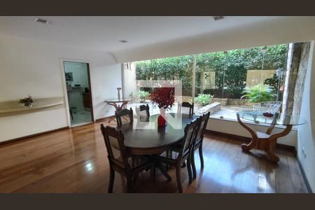 Apartamento à venda com 90m², 2 quartos e 1 vagaSala