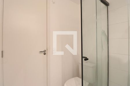 Banheiro de apartamento para alugar com 1 quarto, 28m² em Água Branca, São Paulo