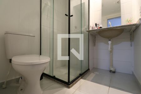 Banheiro de apartamento à venda com 1 quarto, 28m² em Água Branca, São Paulo