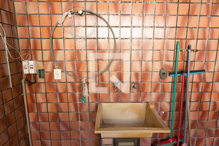 Casa à venda com 100m², 2 quartos e 1 vagaÁrea de Serviço