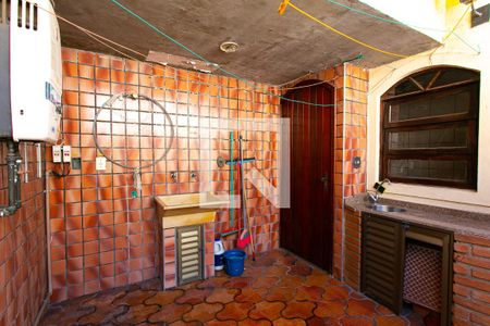 Casa à venda com 100m², 2 quartos e 1 vagaÁrea de Serviço