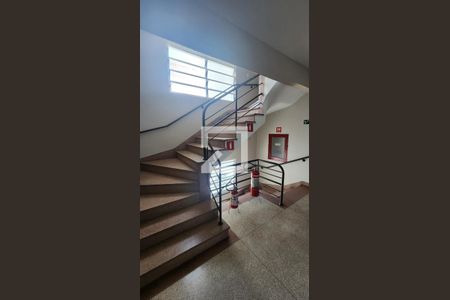 Apartamento para alugar com 60m², 1 quarto e 1 vagaEscada