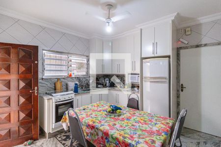 Casa para alugar com 200m², 3 quartos e 2 vagas Casa para alugar com 200m², 3 quartos e 2 vagasCozinha