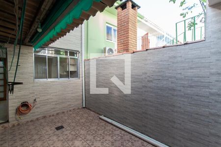 Casa para alugar com 100m², 2 quartos e 1 vagaQuintal