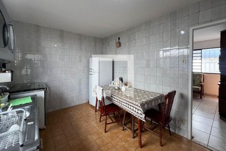 Casa à venda com 2 quartos, 210m² em Planalto, Belo Horizonte