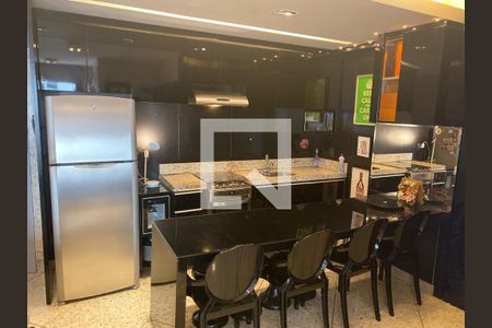 Cozinha de apartamento à venda com 2 quartos, 72m² em Vila da Serra, Nova Lima