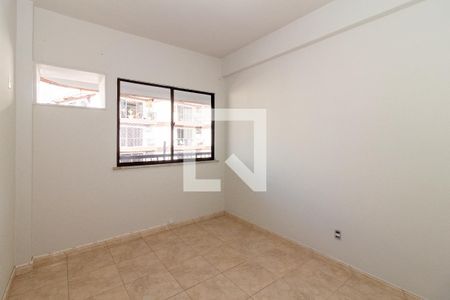 Quarto 1 de apartamento para alugar com 2 quartos, 92m² em Vila Valqueire, Rio de Janeiro