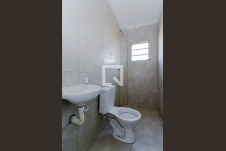 Banheiro de kitnet/studio para alugar com 1 quarto, 10m² em Jardim Valéria, Guarulhos