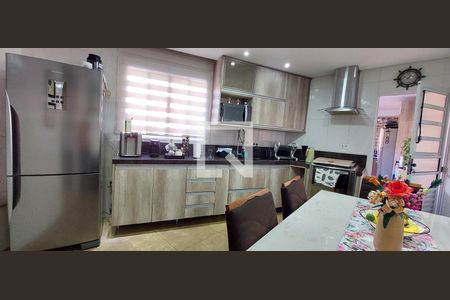 Casa à venda com 130m², 3 quartos e 2 vagasCozinha