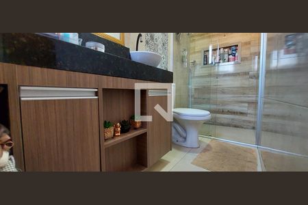 Casa à venda com 130m², 3 quartos e 2 vagasBanheiro Quarto 1 suíte