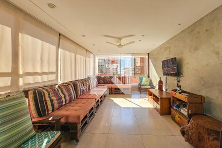 Sala 2 de apartamento para alugar com 4 quartos, 176m² em Jardim Três Marias, Guarujá