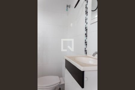 Casa à venda com 300m², 3 quartos e 5 vagas Casa à venda com 300m², 3 quartos e 5 vagasBanheiro da piscina