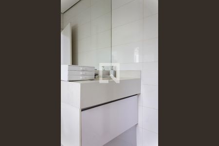 Casa à venda com 300m², 3 quartos e 5 vagas Casa à venda com 300m², 3 quartos e 5 vagasBanheiro da Suíte 1