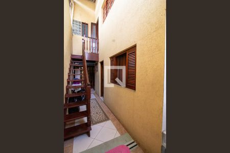 Corredor Externo de casa à venda com 2 quartos, 125m² em Jardim Pinhal, Guarulhos