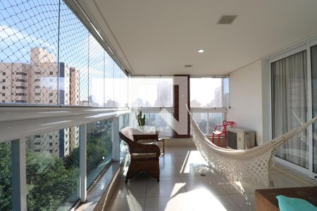 Vista da Varanda de apartamento à venda com 3 quartos, 226m² em Pompeia, São Paulo