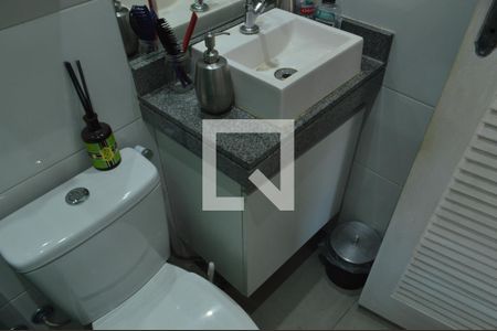 Banheiro da Suíte de casa de condomínio à venda com 2 quartos, 70m² em Tanque, Rio de Janeiro